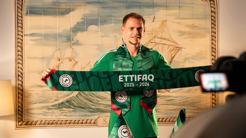 Pocul vybuchy aj sireny Vystraseny Duda nespal celu noc nakoniec usiel z kralovstva pred iranskymi raketami