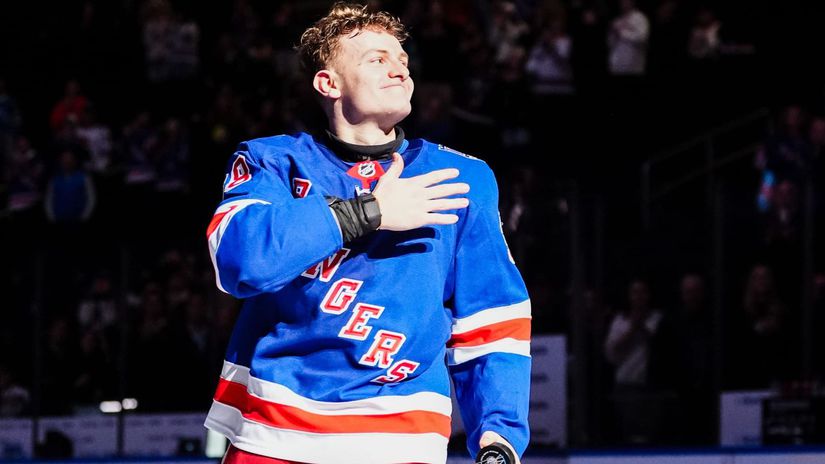 Pripomina psa nahanajuceho kost trener NY Rangers vychvalil slovenskeho mladika Sykoru