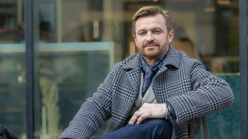 Tenorista Pavol Brlik Viac ako vojen sa bojim umelej inteligencie Preco su koncerty pre politikov a sportovcov takmer neznesitelne