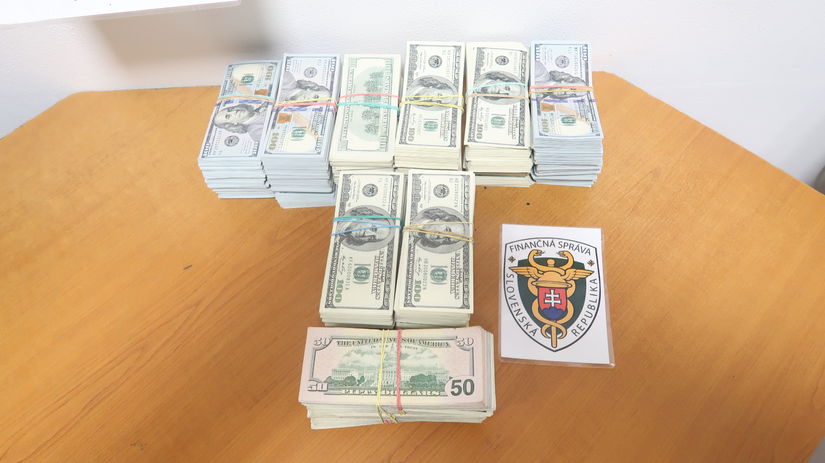 Tvrdil e preva iba cigarety z Ukrajiny Colnci nali muovi v skri aut takmer pol milina dolrov