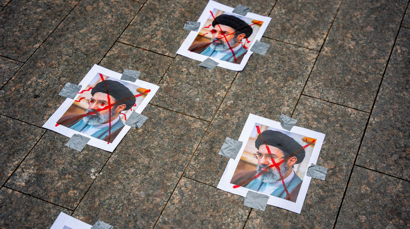 V kome vazne poskodenie organy ajatollah chamenei udajne prisiel aj o nohu