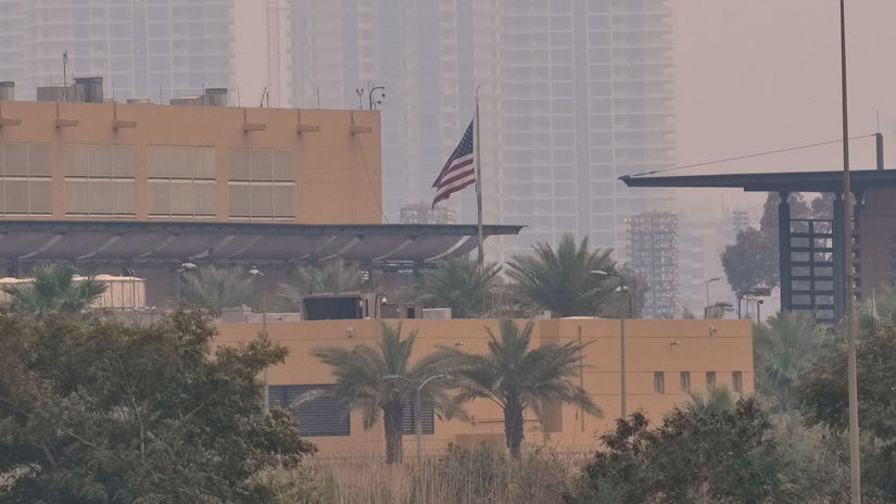 online areal americkej ambasady v bagdade zasiahli pocas utoku usa zacnu eskortovat lode hormuzskym prielivom