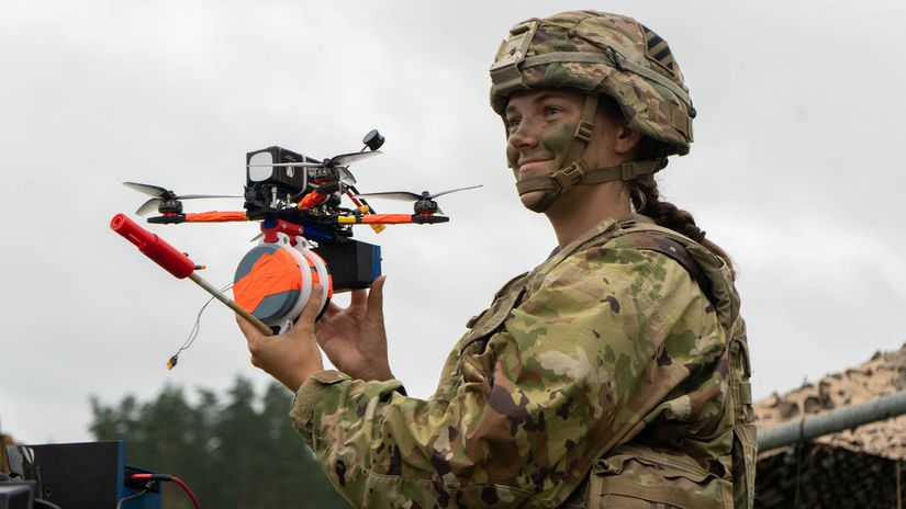 Americki marinaci buraju mytus o hracoch Pri bojovych dronoch rozhoduje iny druh zrucnosti Mozno ju mate aj vy