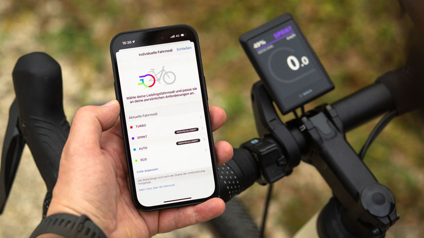 Bosch spusta pre elektrobicykle vynovenu platformu Connected Biking ktora umozni nastavit poistenie podla styliu jazdy