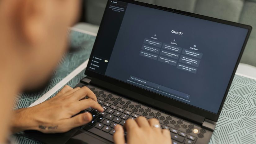 Chatbot ako spoluziak ktory pomaha s ulohami Ak budeme ignorovat AI vo vzdelavani skoly prestanu by relevantne varuje