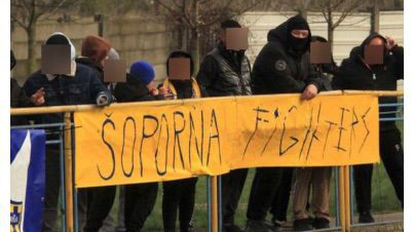 Kukly a obusok Derby dedin z okresu Galanta sa skoncilo bitkou reagoval aj 1 viceprezident SFZ