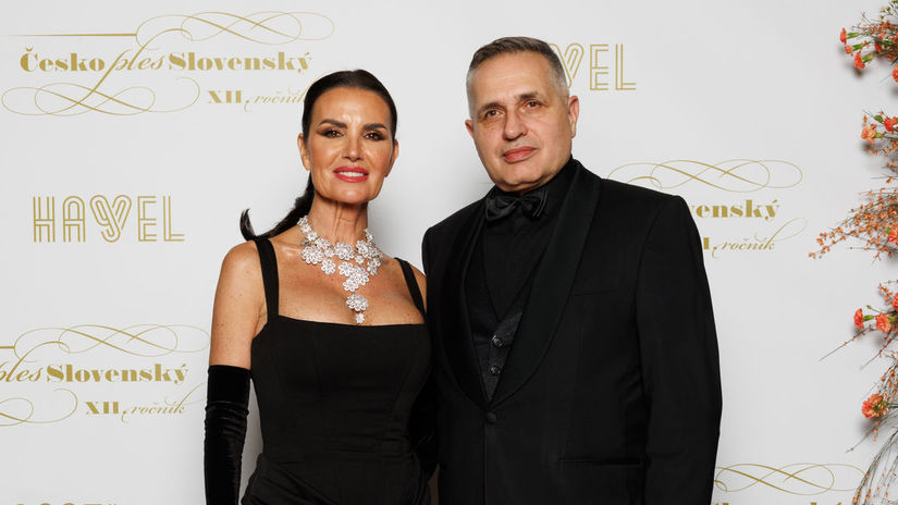 Ma po 50 ke no postavu ako dvadsiatnicka Posledna federalna Miss v plavkach ohromila ukazala aj nadhernu dcerku