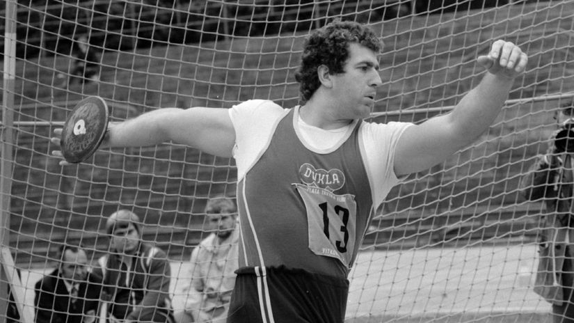 Namiesto zlata drzal v rukach flasu whisky legendarneho imricha bugara nikdy neodpustil komunistom zradu