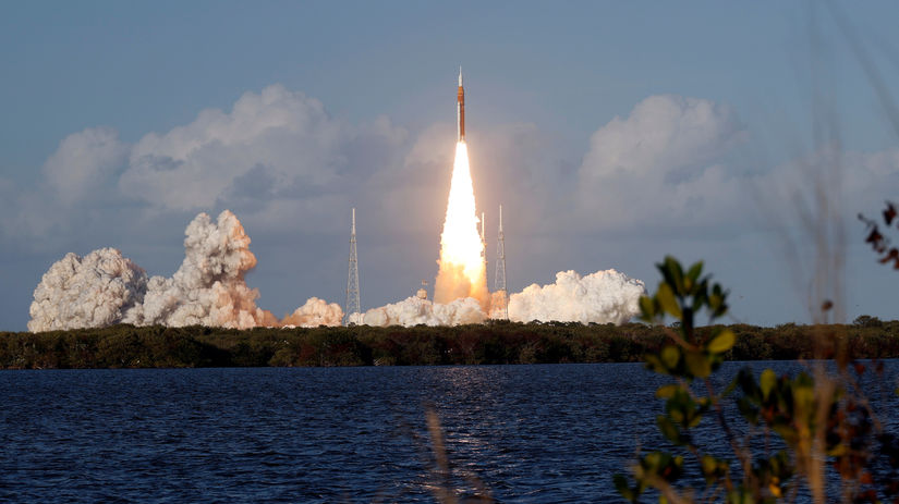 Necakany problem na ceste k Mesiacu Posadke sa pokazila toaleta astronaut musel improvizovat s vreckom