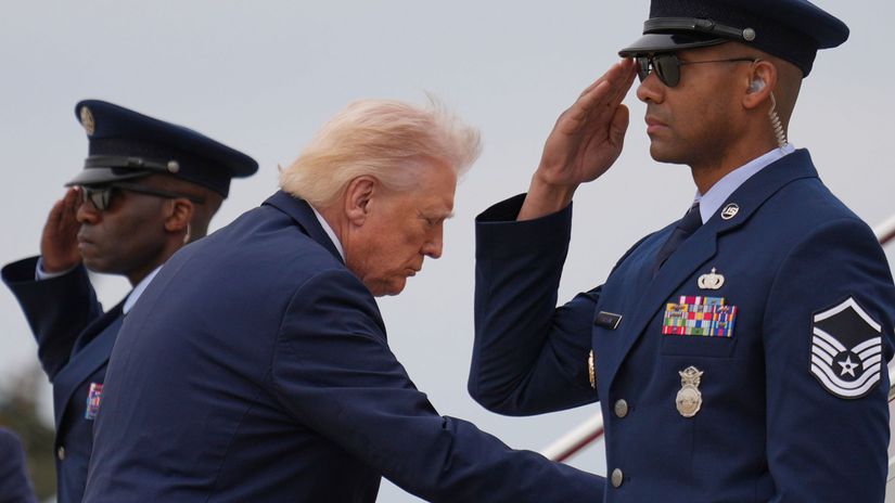 Posluchnu vojaci Trumpa aj keby mali pachat vojnov zlociny