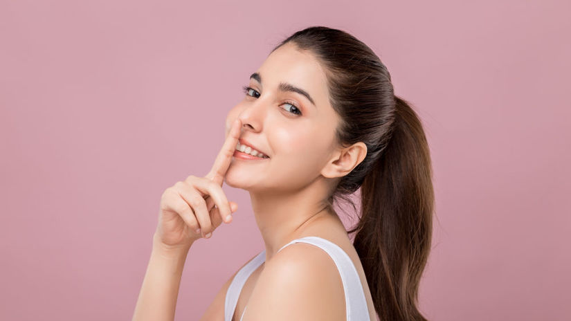 Robi to takmer kazdy no mozno tym skodime mozgu vedci varuju ako suvisi caste hrabanie sa v nose s Alzheimerovou chorobou