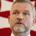 SaS Nieco take nerobia ani v Bielom dome Po papalasskom bankete liberali ziadaju kontrolu NKU