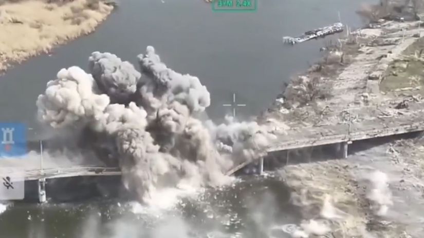 VIDEO Historicky zasah dron znicil strategicky most jedinecnym sposobom