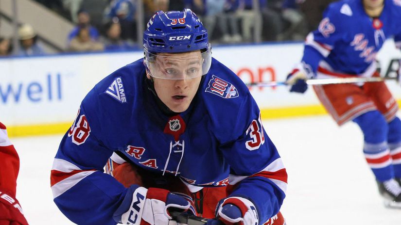 Vydoloval puk a odstartoval golovu akciu Bojovnik Sykora ma prvu asistenciu v NHL