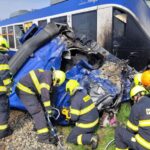 Zrazka vlaku s kamionom v Dunajskej Strede Jeden mrtvy 21 zranenych