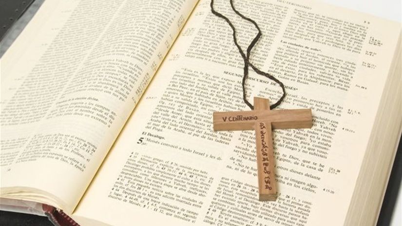 Zrusi cirkev celibat Zenati knazi ziadaju papeza aby mohli sluzit omsu