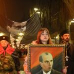Dalsi skandal na obzore Umozni Zelenskyj ulozit urnu s popolom Banderu do zeme pri Kyjeve