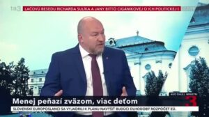 Huliak Futbalovemu zvazu hrozi bankrot stat peniaze zatial zastavi