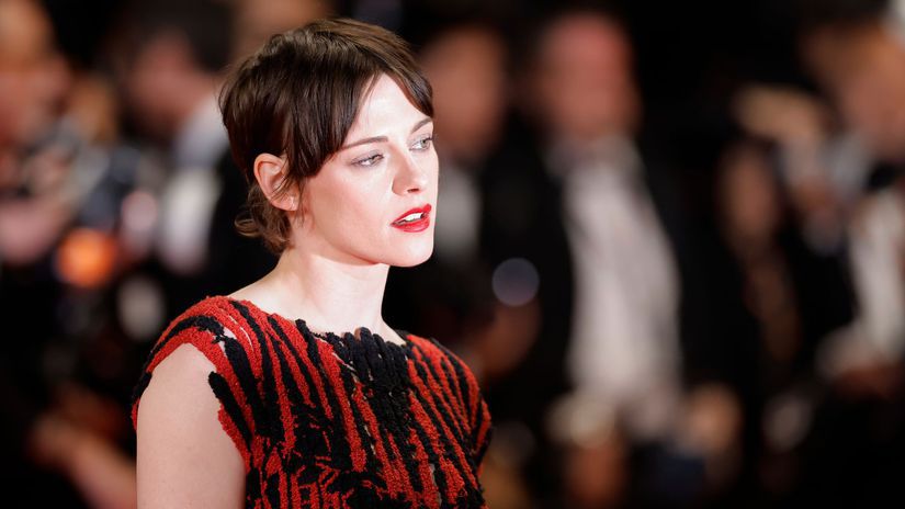 Pozrite sa na tu zmenu Kristen Stewart vyzera s novym ucesom ohromne na fotografov hadzala zvodne pohlady