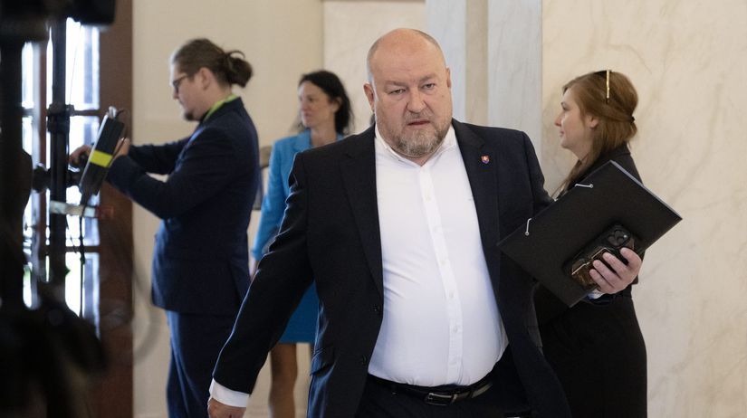 Vlada schvalila zmeny v pandemickej dohode aj daniach SNS kritizuje zrusenie rekreacnych poukazov
