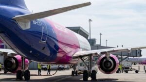 Dramaticke komplikacie na bratislavskom letisku Lietadlo Wizz Air sa muselo vratit z pristavacej drahy