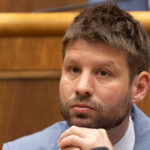 Gabriel Sipos Pri Simeckovcoch a Projekte Forum by mali platit rovnake pravidla ako pre politikov