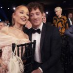 Poslala k vode dalsieho muza Ariana Grande a Ethan Slater sa udajne po troch rokoch rozisli