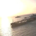 Ruska tienova flotila meni smer Po zadrzani tankera v Lamanskom prielive sa dalsie lode obracaju