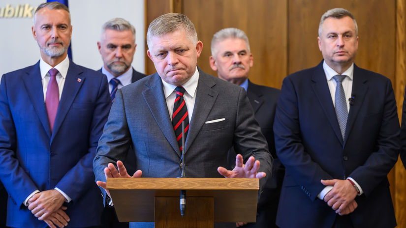 Slovensku ekonomiku udrziavaju nad vodou penazenky obcanov Priemysel vsak vyslal varovny signal