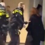 VIDEO Brutalne zabery z Holandska tehotna zena skoncila po zasahu policajta na zemi