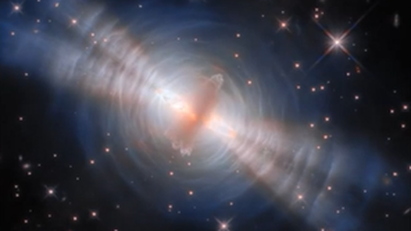Vyzera ako kozmicke vajce Hubble odhalil jeden z najzavadnejsich objektov v nasej