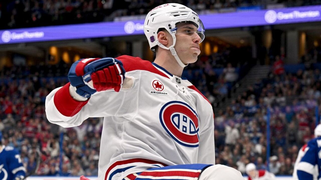 NHL sa zblaznila sialene miliony pre mladeho Sveda keby bol Slafkovsky lepsi na buly mohol by zarabati rovnako NHL Hokej Sportweb