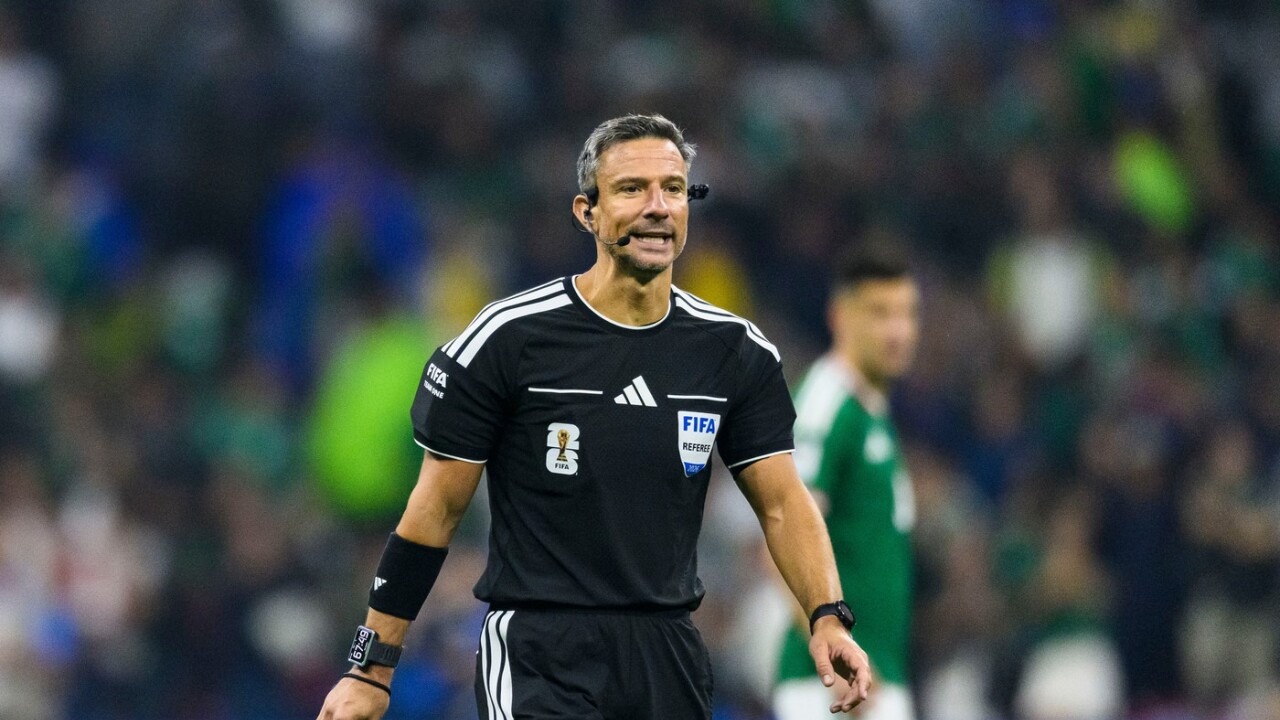 Najväčšia chyba môjho života! Sedel pri stole, keď dnu vtrhla polícia. Kariéru mu takmer zruinovalo pozvanie na chatu - MS 2026 - Futbal - Športweb 7 Najvacsia chyba mojho zivota Sedel pri stole ked dnu vtrhla policia Karieru mu takmer zruinovalo pozvanie na chatu MS 2026 Futbal Sportweb