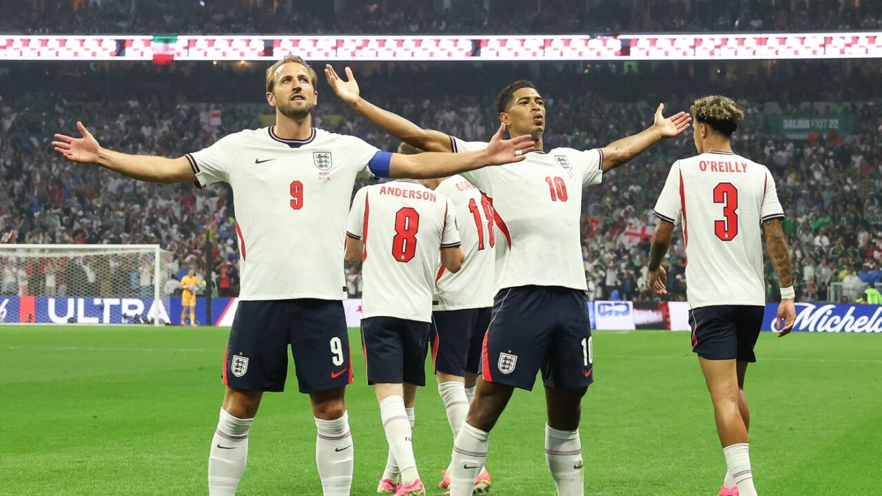 S nim MS nevyhrame Anglicko velebi kritizovaneho babraka jeho spoluhrac skoncil po oslavach v nemocnici MS 2026 Futbal Sportweb