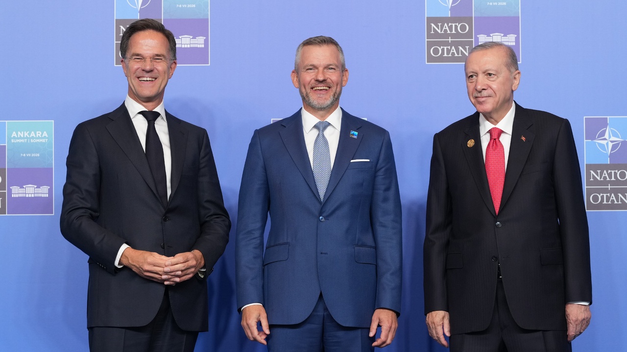 Samit NATO odhalil trhliny Politolog Pozeraju na nas cez prsty Slovensko Kyjevu peniaze neda spojenci si uz zvykli
