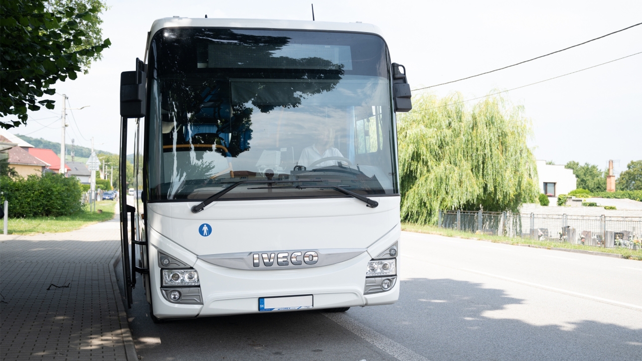 Velke zmeny v doprave v jednej casti Slovenska Regionalne autobusy budu premavat castejsie Niektore pojdu kazdych 30 alebo 60 minut Ako vybavit Uzitocna pravda