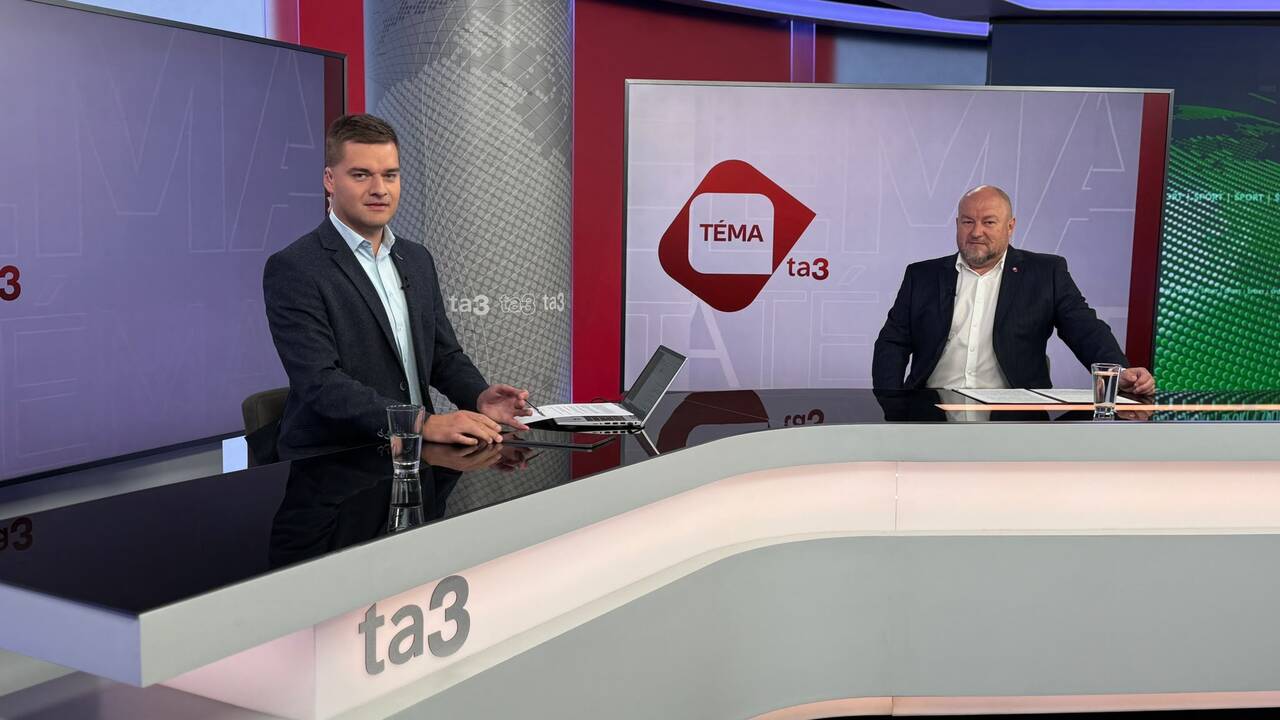 Huliak zastavil miliony na futbal SFZ pripravuje trestne oznamenie Posledne kopanie umierajuceho kona reaguje minister
