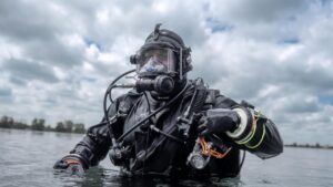 Kedy telo vyplava ako vyzera a co su rukavicky neboheho sef policajnych potapacov odhalil detaily patrania pod hladinou