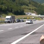 Navigacia ma sem poslala Na uzavretom zjazde z Visnoveho natocila ta3 za 15 minut az 10 aut ktore ignorovali zakaz