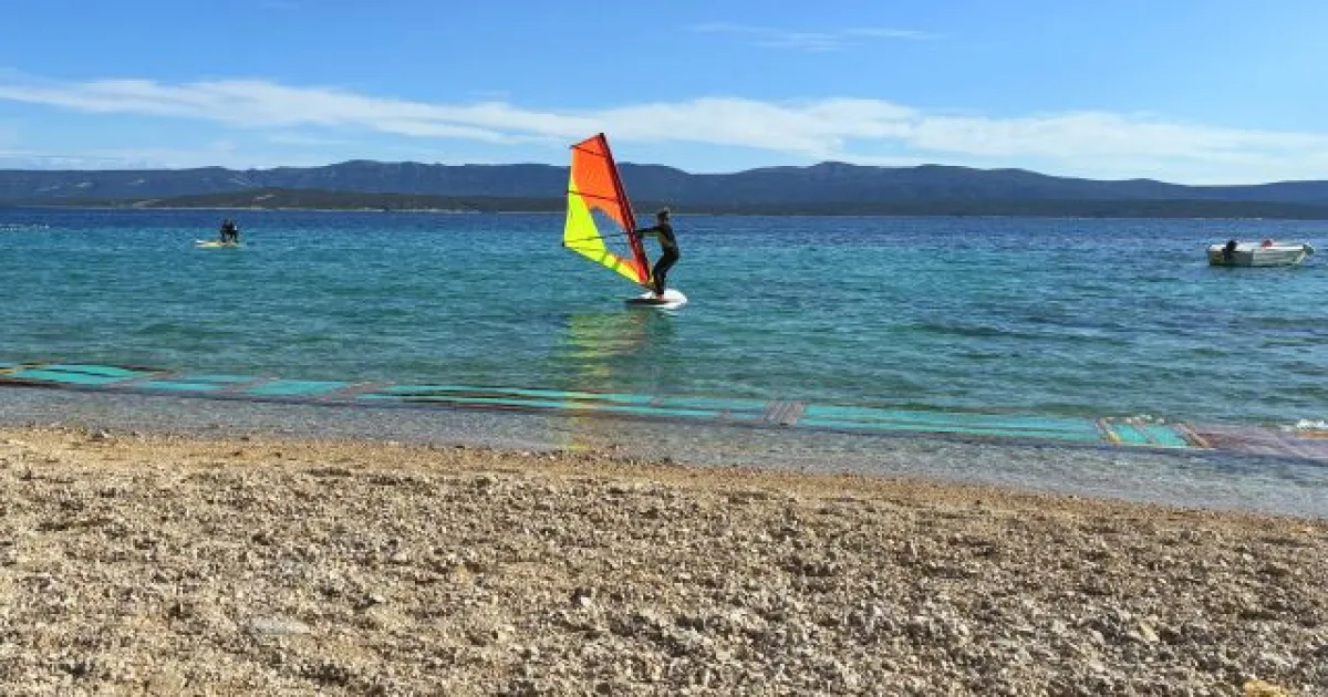 Na Dalmáciu sa valí voda aj oheň: Split zaplavila voda, Brač bojuje s plameňmi