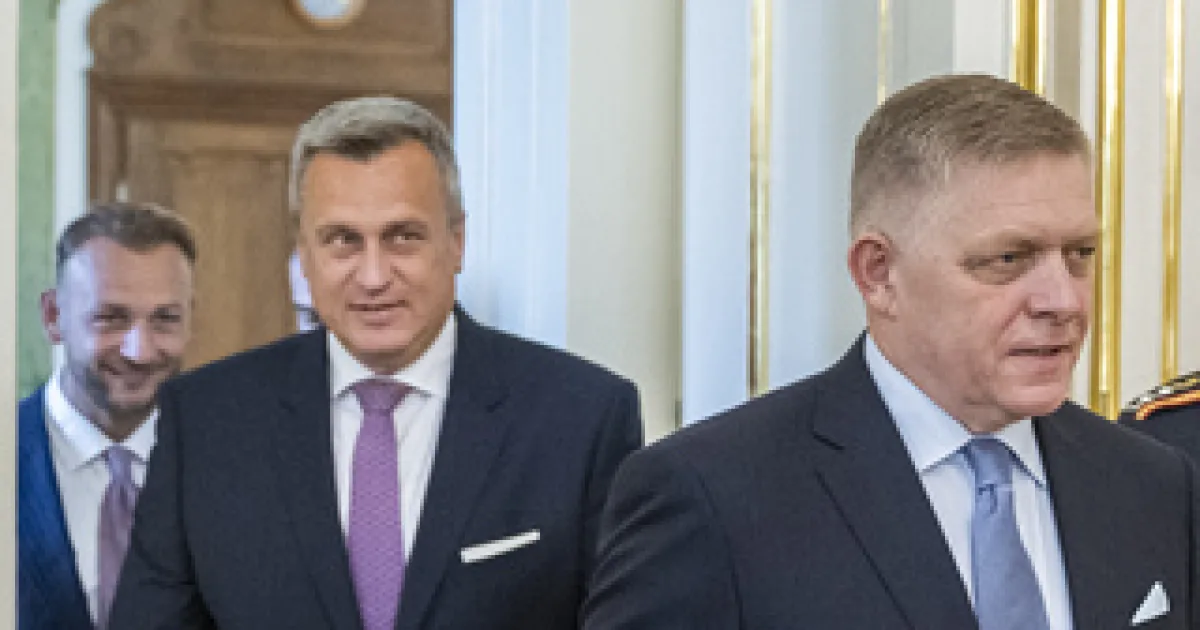 Poslanci čaká vyše 300 bodov a citlivé témy
