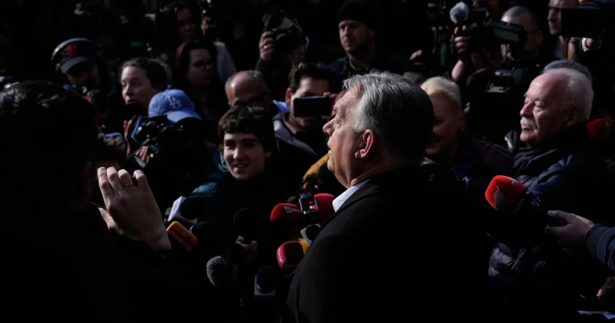 Súd poslal Orbánovho exministra za mreže, zostáva vo väzbe pre veľkú korupčnú kauzu 7 Súd poslal Orbánovho exministra za mreže, zostáva vo väzbe pre veľkú korupčnú kauzu