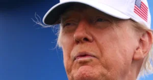 Trump: Útoky na ruské rafinérie bolia svet. Tlak na Zelenského môže nahrať Moskve