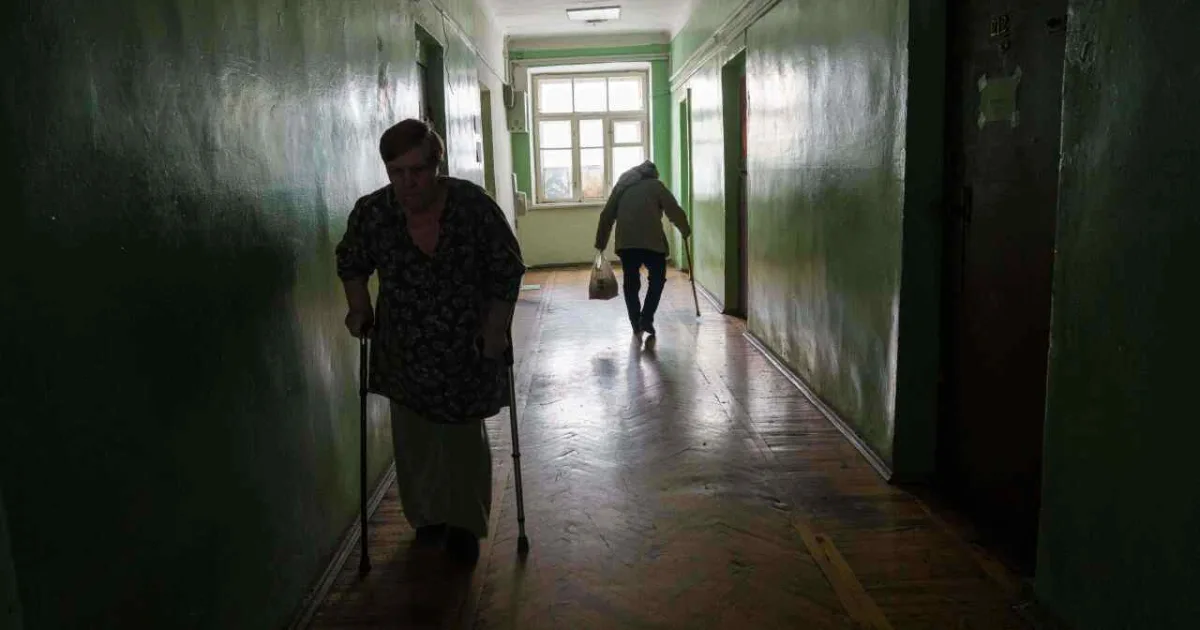 94-ročná žena prežila celý život v byte. Dcéra sa bála, že oň príde, potom nastal zvrat