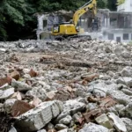 Bagre sa zahryzli do obľúbenej lokality Bratislavčanov, chodník je už minulosťou