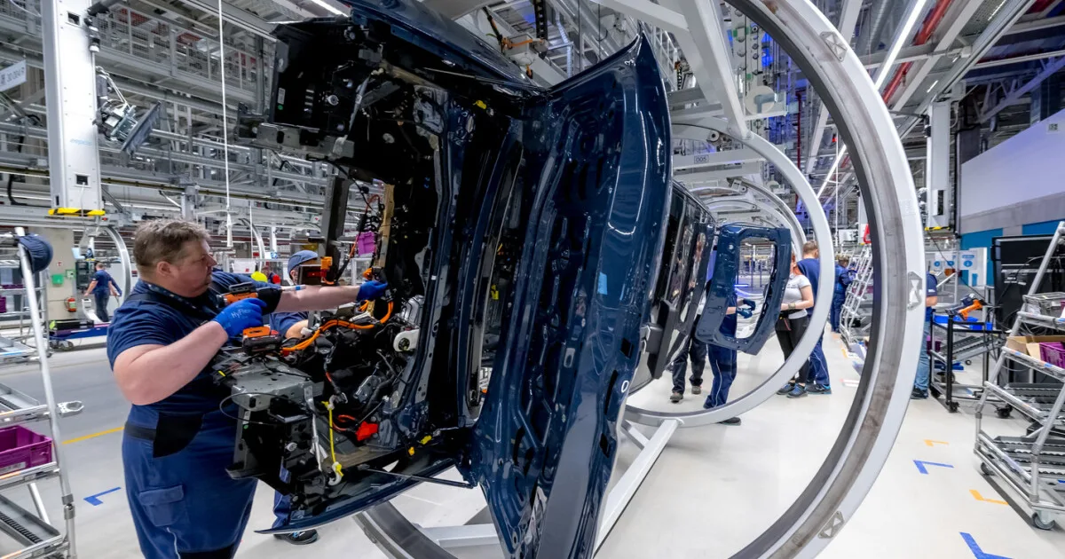 BMW ponúklo za odchod z práce vyše 650-tisíc eur, ponuku zastavilo pre veľký záujem