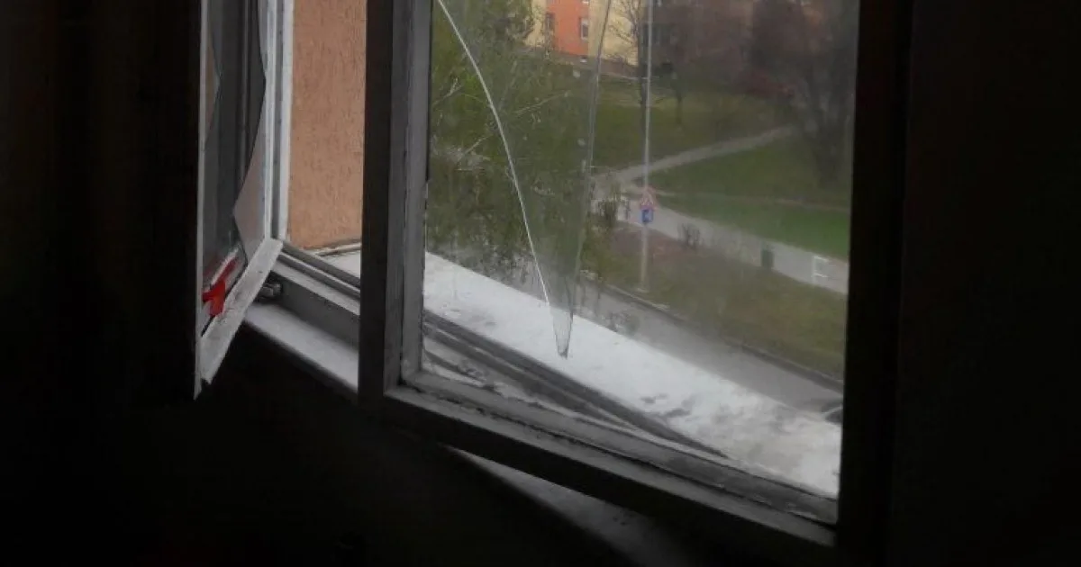 Bratislavská seniorka vyhodila z okna úspory a šperky podvodníkom. Suma vám vyrazí dych