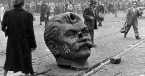Budapešť žiadala o pomoc márne. Povstanie v Maďarsku rozdrvili sovietske tanky