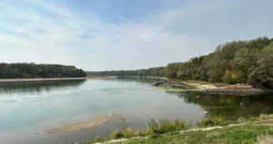 Dunaj pri Devíne odhalil vzácny nález. Objavili zvyšky vyhodeného monumentu