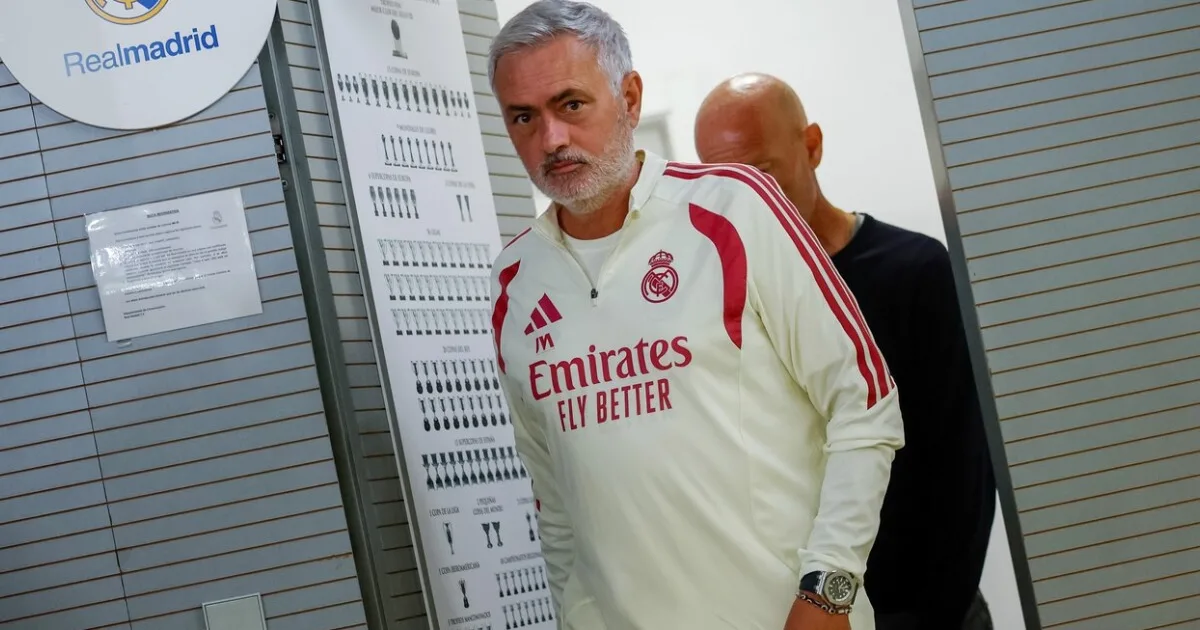 El Clásico bez Viníciusa a ostré slová Mourinha. Hviezde Realu odporučil radikálny krok